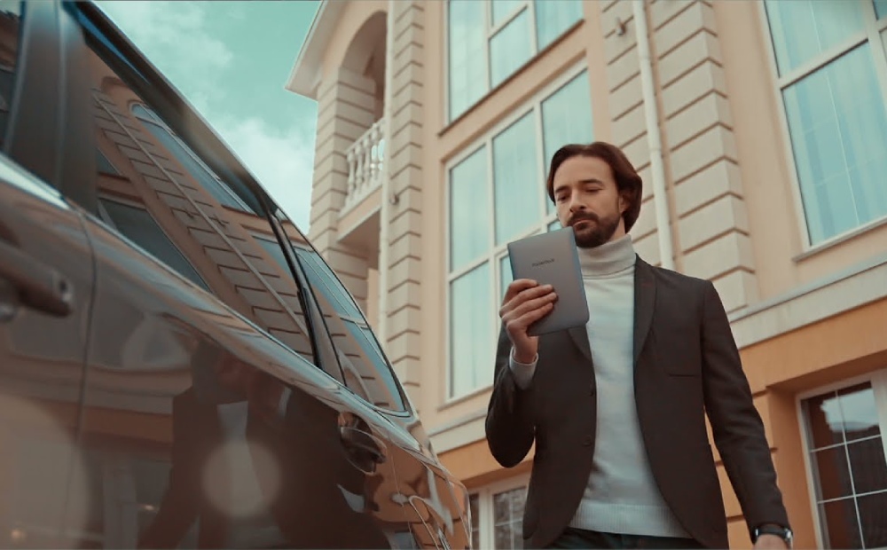 PocketBook-laitteesi lukee ääneen vielä realistisemmin – tässä ovat uudet Teksti puheeksi -äänet