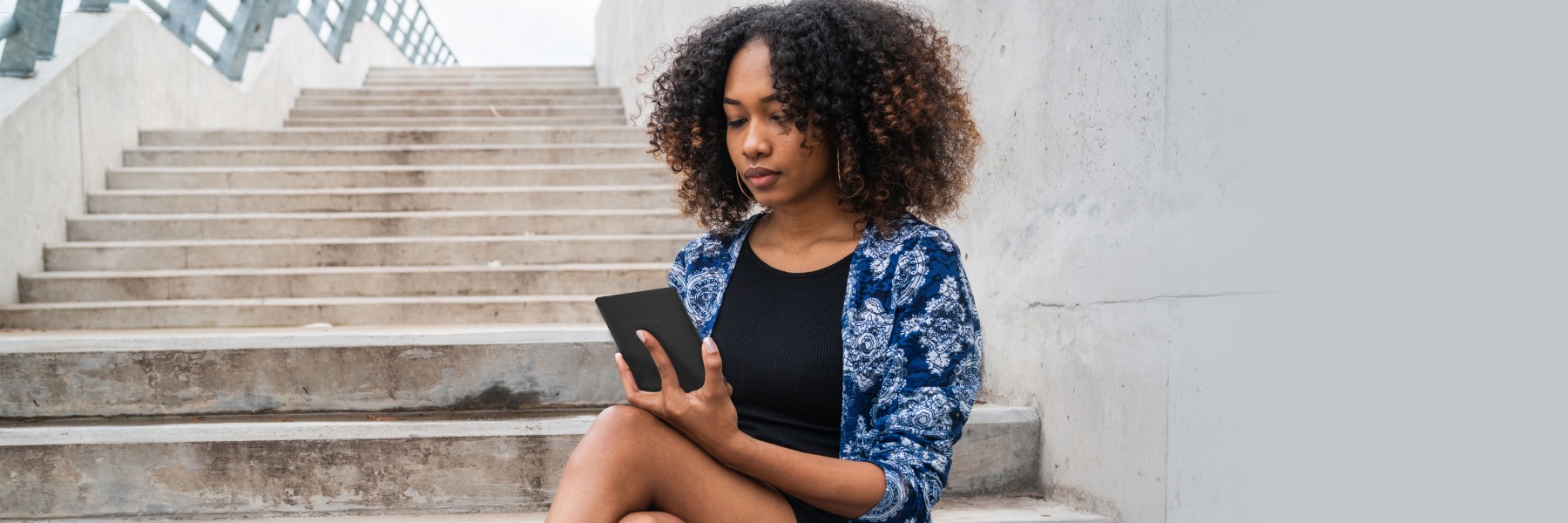 PocketBook Basic Lux 4: edullinen ja ultrakevyt e-lukulaite